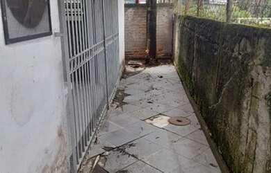 Imagem: A casa possui 2 Dormitórios, 2 Banheiros, 3 Vagas na garagem