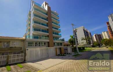 Imagem: O apartamento possui 3 Dormitórios, 4 Banheiros, 2 Vagas na