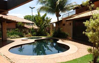 Imagem: A casa em condomínio possui 4 Dormitórios, 5 Banheiros, 5