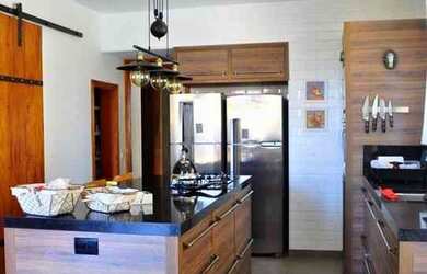 Imagem 5: CASA DE ESQUINA EM CONDOMÍNIO ALTO PADRÃO