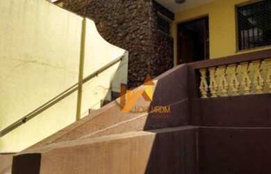 Imagem: O depósito possui 2 Vagas na garagem, 255m² de Área e está