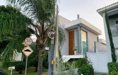 Imagem: A casa em condomínio possui 3 Dormitórios, 3 Banheiros, 4