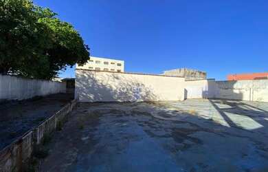 Imagem: O terreno possui 1500m² de Área e está localizado em Centro