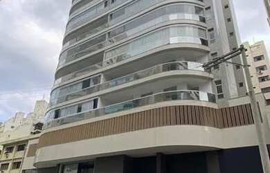 Imagem: O apartamento possui 4 Dormitórios, 3 Banheiros, 3 Vagas na