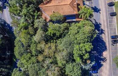 Imagem: O terreno possui 384m² de Área e está localizado em Transurb