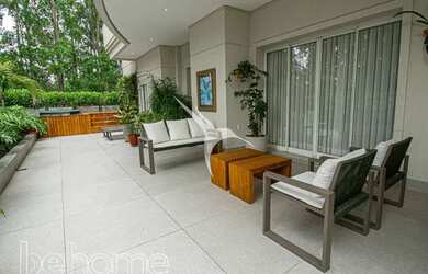 Imagem: O apartamento possui 3 Dormitórios, 3 Banheiros, 4 Vagas na