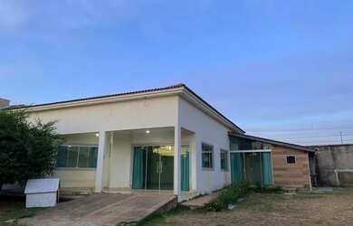 Imagem: A casa em condomínio possui 3 Dormitórios, 1 Banheiro, 5 Vagas