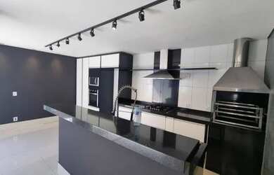 Imagem: A casa em condomínio possui 3 Dormitórios, 2 Banheiros, 2