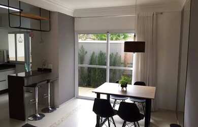 Imagem: A casa em condomínio possui 3 Dormitórios, 3 Banheiros, 2