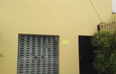 Imagem: O depósito possui 2 Vagas na garagem e 400m² de Área e está