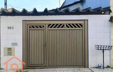 Imagem: A casa possui 2 Dormitórios, 2 Banheiros, 1 Vaga na garagem