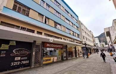 Imagem: O apartamento possui 3 Dormitórios, 3 Banheiros, 148m² de