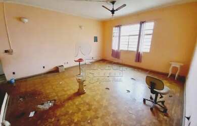 Imagem: A casa possui 3 Dormitórios, 1 Banheiro, 70m² de Área e