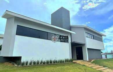 Imagem: A casa em condomínio possui 4 Dormitórios, 5 Banheiros, 5