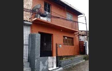 Imagem: A casa possui 2 Dormitórios e 2 Banheiros e está localizado