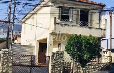 Imagem: A casa possui 4 Dormitórios, 2 Banheiros, 3 Vagas na garagem