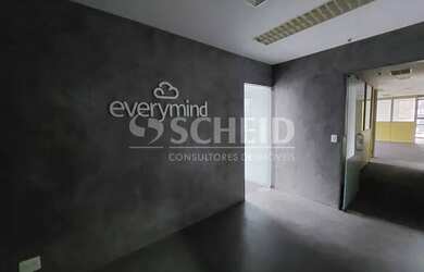 Imagem: O depósito possui 5 Vagas na garagem e 270m² de Área e está