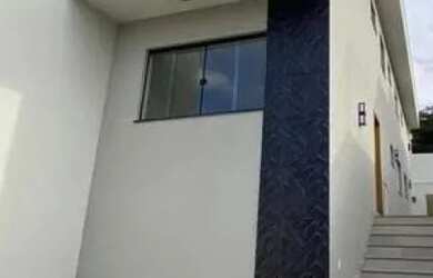 Imagem: A casa possui 3 Dormitórios, 4 Banheiros, 2 Vagas na garagem