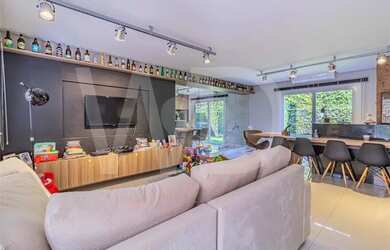 Imagem: A casa em condomínio possui 4 Dormitórios, 4 Banheiros, 2