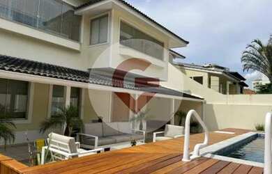 Imagem: A casa em condomínio possui 4 Dormitórios, 5 Banheiros, 3