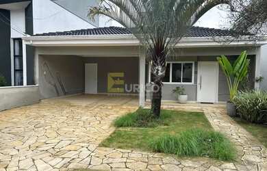 Imagem: A casa em condomínio possui 3 Dormitórios, 5 Banheiros, 2