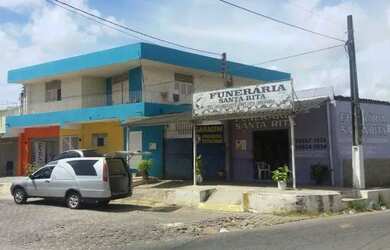 Imagem: A casa possui 5 Dormitórios, 3 Banheiros, 200m² de Área e