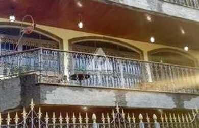 Imagem: A casa em condomínio possui 4 Dormitórios, 2 Banheiros, 2