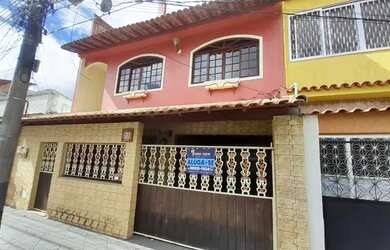 Imagem: A casa possui 2 Dormitórios, 2 Banheiros, 1 Vaga na garagem