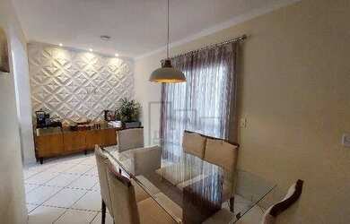 Imagem: A casa em condomínio possui 2 Dormitórios, 3 Banheiros, 2