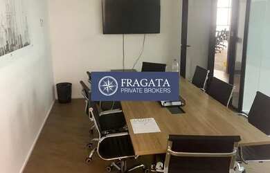 Imagem: O depósito possui 5 Vagas na garagem, 308m² de Área e Imóvel