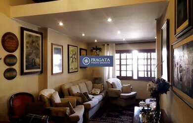 Imagem: A casa possui 2 Dormitórios, 4 Banheiros, 4 Vagas na garagem