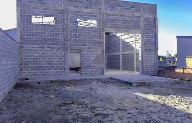 Imagem: O terreno possui 600m² de Área e está localizado em Atuba