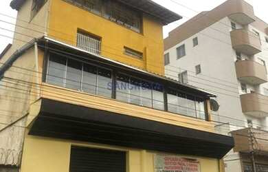 Imagem: O apartamento possui 3 Dormitórios, 1 Banheiro, 1 Vaga na garagem