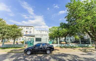 Imagem: O apartamento possui 3 Dormitórios, 1 Banheiro, 1 Vaga na garagem