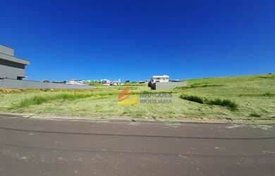 Imagem: O terreno possui 1.200m² de Área e está localizado em Parque