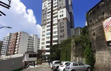 Imagem: O apartamento possui 3 Dormitórios, 1 Banheiro, 1 Vaga na garagem