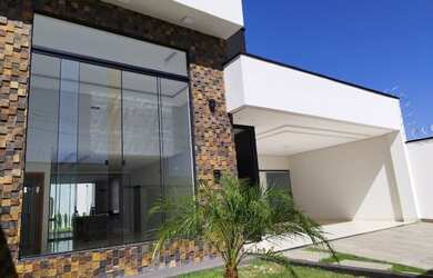 Imagem 3: Casa com lote inteiro. Piscina, Churrasqueira, Varandae187m² de Área