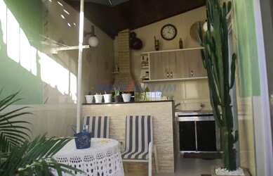 Imagem: A casa em condomínio possui 3 Dormitórios, 2 Banheiros, 1