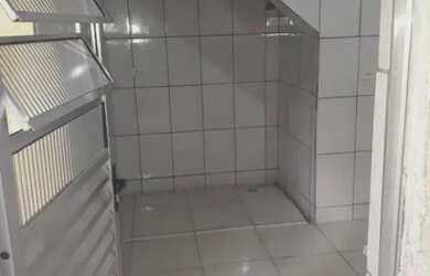 Imagem: A casa possui 2 Dormitórios, 1 Banheiro, 65m² de Área e