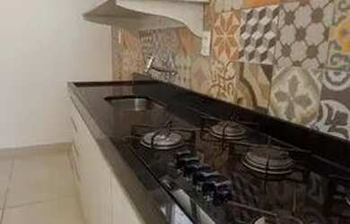 Imagem: O apartamento possui 3 Dormitórios, 1 Banheiro, 1 Vaga na garagem