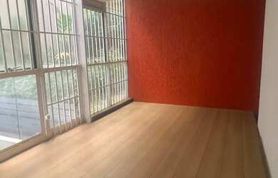 Imagem: O depósito possui 2 Vagas na garagem e 186m² de Área e está