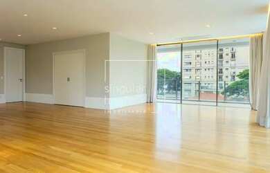 Imagem 4: 570m² 4 Suítes 4 Vagas. Piscina, Varanda, Guarda roupae570m² de Área