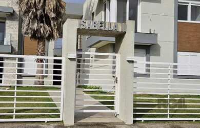 Imagem: A casa em condomínio possui 3 Dormitórios, 2 Banheiros, 108m²