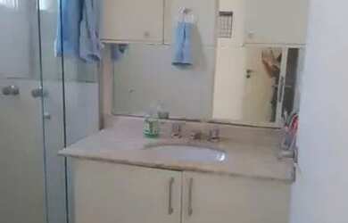 Imagem: O apartamento possui 3 Dormitórios, 2 Banheiros, 2 Vagas na