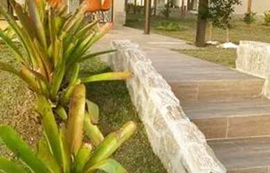 Imagem: A casa possui 4 Dormitórios, 3 Banheiros, 1 Vaga na garagem