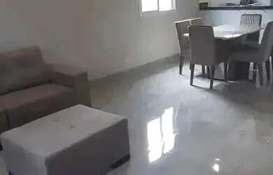 Imagem: A casa possui 3 Dormitórios e 5 Vagas na garagem e está localizado