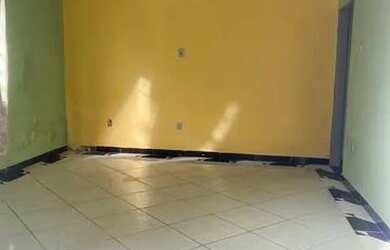 Imagem: A casa possui 2 Dormitórios, 1 Banheiro, 1 Vaga na garagem