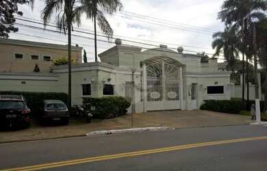 Imagem: A casa em condomínio possui 4 Dormitórios, 5 Banheiros, 3