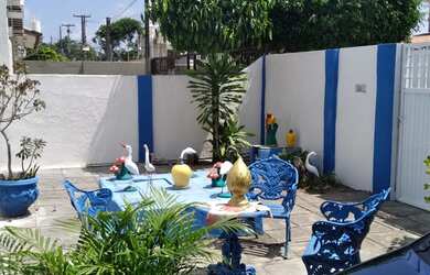 Imagem: A casa possui 3 Dormitórios, 3 Banheiros, 2 Vagas na garagem