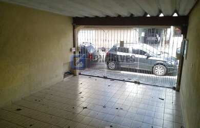 Imagem: A casa possui 2 Dormitórios, 2 Banheiros, 2 Vagas na garagem